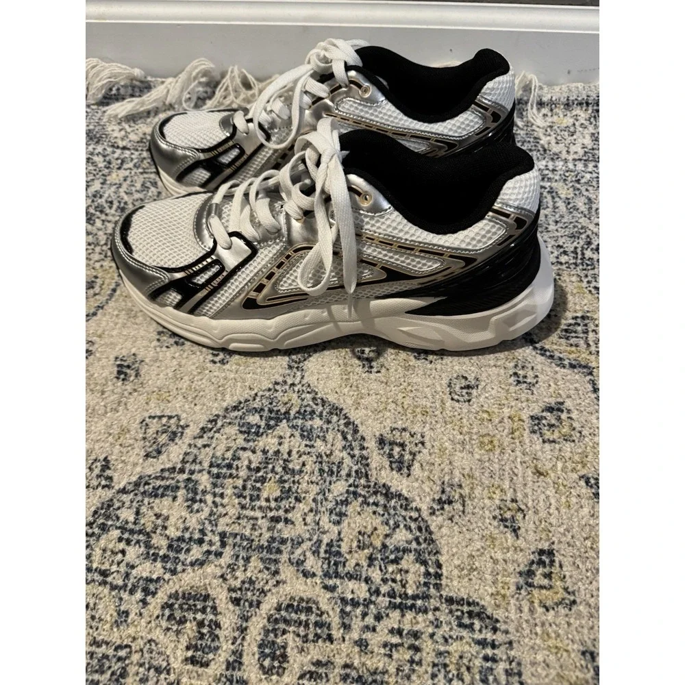Dream Pairs Y2K Style Chunky Sneakers White Black Beige Silver 10 New